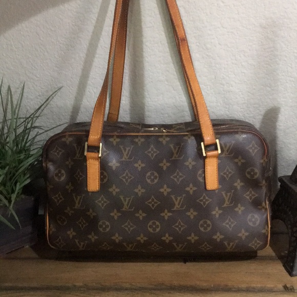 Authentic Louis Vuitton Cite GM - Picture 2 of 8